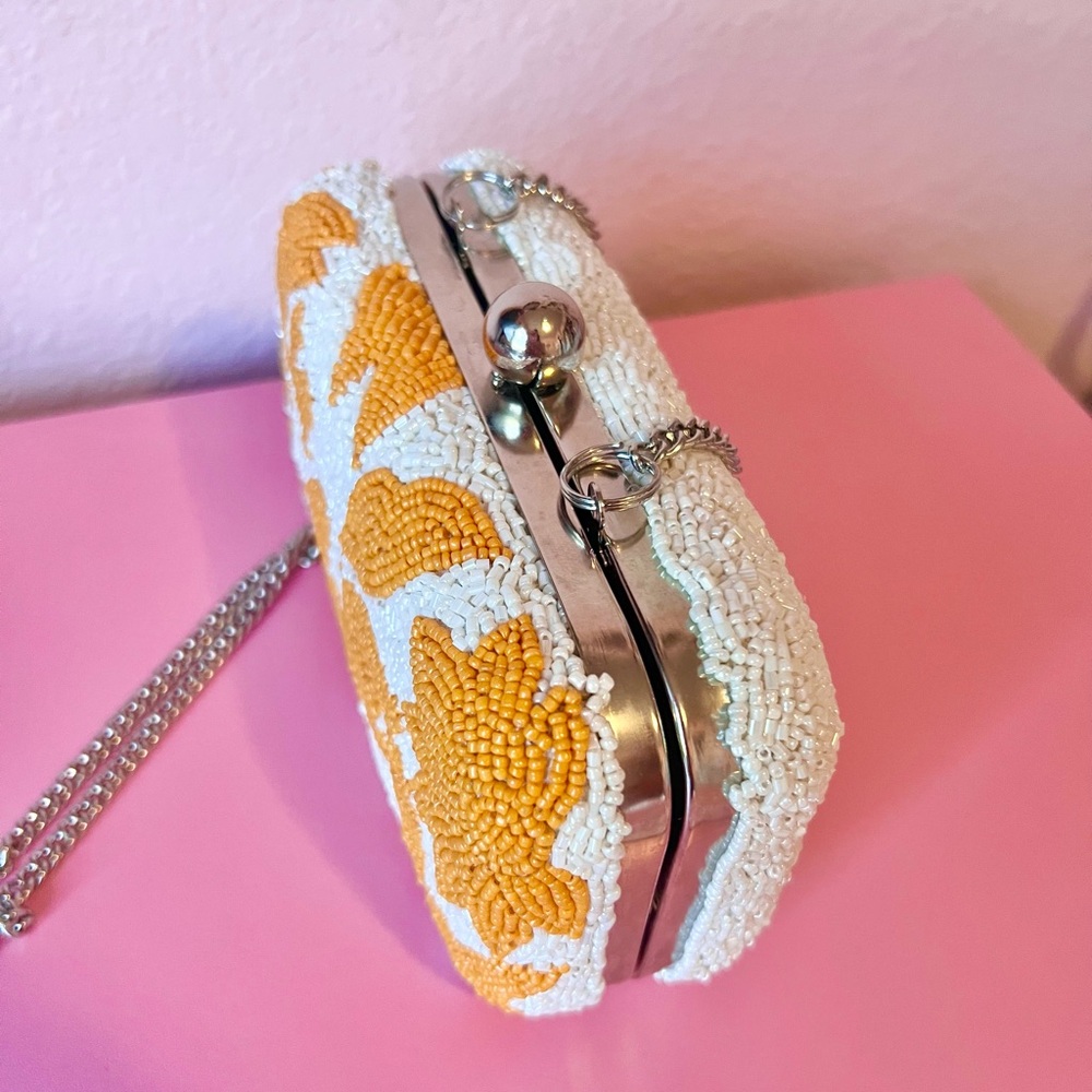 Vacay Darling White and Orange Beaded Clutch - Picture 6 of 14
